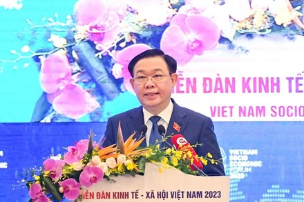 Chủ tịch Quốc hội Vương Đình Huệ phát biểu bế mạc Diễn đàn. (Ảnh: DUY LINH)