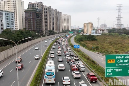 Hà Nội đã có hướng dẫn cụ thể cho các phương tiện ra vào thành phố để giảm ùn tắc. (Ảnh: Thành Đạt).