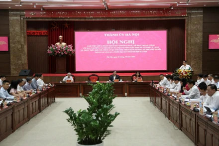 Quang cảnh hội nghị sáng 26/10.