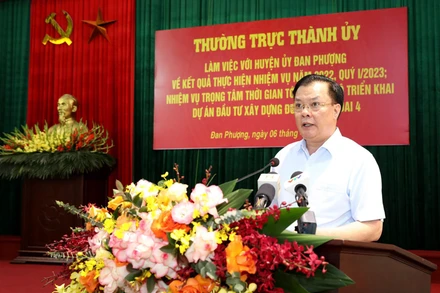 Đồng chí Đinh Tiến Dũng phát biểu kết luận buổi làm việc.