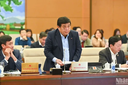 Đề xuất điều chỉnh mục tiêu tăng trưởng GDP năm 2025 đạt 8% trở lên