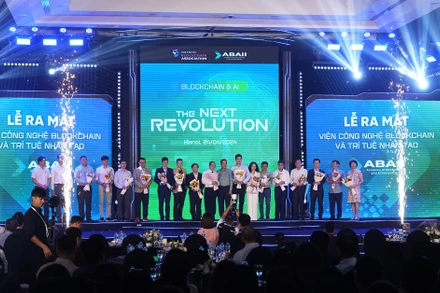 Viện Công nghệ Blockchain và Trí tuệ nhân tạo (ABAII) có 7 thành viên Hội đồng Quản lý, 14 thành viên Hội đồng Khoa học là tiến sĩ, kỹ sư đầu ngành trong lĩnh vực blockchain và AI.