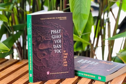 Cuốn sách "Phật giáo với dân tộc: Từ thời nhà Lý đến nay" vừa được Nhà xuất bản Chính trị quốc gia Sự thật ấn hành.