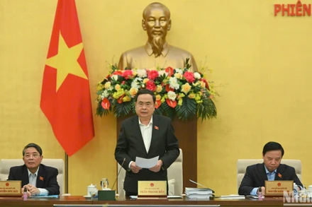 Chủ tịch Quốc hội Trần Thanh Mẫn phát biểu khai mạc Phiên họp thứ 42 của Ủy ban Thường vụ Quốc hội. (Ảnh: DUY LINH)