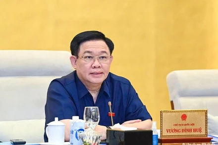 Chủ tịch Quốc hội Vương Đình Huệ phát biểu tại phiên họp chiều 17/8. (Ảnh: DUY LINH)