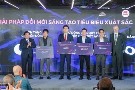 Vinh danh các giải pháp đổi mới sáng tạo xuất sắc nhất.