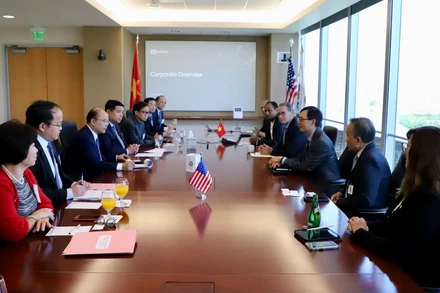 Đoàn công tác của Bộ Kế hoạch và Đầu tư do Bộ trưởng Nguyễn Chí Dũng dẫn đầu làm việc với Công ty Marvell tại Thung lũng Silicon.