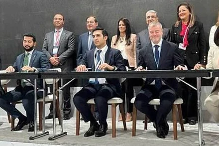 Lễ ký kết thiết lập quan hệ chiến lược trong lĩnh vực hydro xanh giữa EU và Ai Cập tại COP27. (Nguồn: ebrd.com)