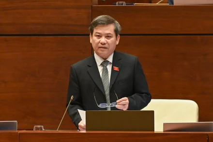 Viện trưởng Viện Kiểm sát nhân dân tối cao Lê Minh Trí trả lời chất vấn của đại biểu Quốc hội chiều 20/3. (Ảnh: DUY LINH)