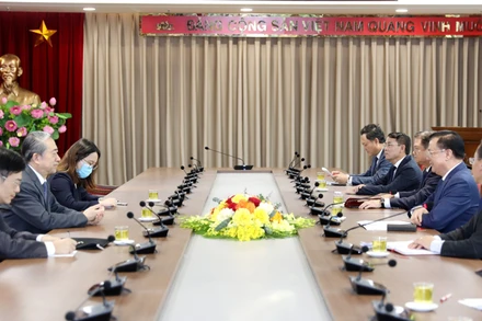 Quang cảnh buổi tiếp sáng 11/4.