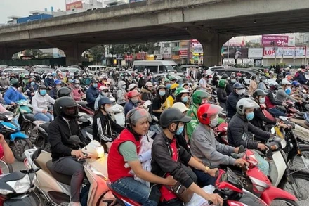 Đường Khuất Duy Tiến thường xuyên ùn tắc.