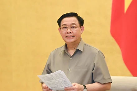 Chủ tịch Quốc hội Vương Đình Huệ phát biểu khai mạc phiên họp. (Ảnh: DUY LINH)