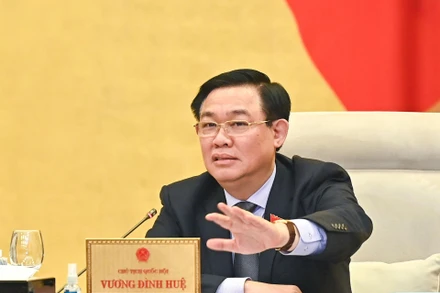 Chủ tịch Quốc hội Vương Đình Huệ góp ý vào dự án Luật Kinh doanh bất động sản (sửa đổi). (Ảnh: DUY LINH)