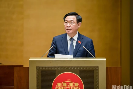 Chủ tịch Quốc hội Vương Đình Huệ phát biểu bế mạc phiên chất vấn và trả lời chất vấn. (Ảnh: DUY LINH)