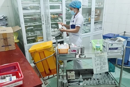 Ban Dân nguyện đề nghị cần có giải pháp chiến lược lâu dài bảo đảm đủ thuốc, trang thiết bị y tế phục vụ công tác khám, chữa bệnh. (Ảnh minh họa: VGP)