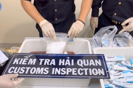 Siết chặt kiểm soát tình trạng buôn lậu, vận chuyển hàng cấm qua đường hàng không