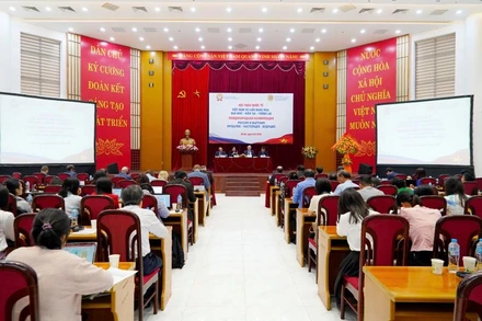 Các nhà khoa học Việt Nam và Liên bang Nga trong phiên khai mạc Hội thảo.