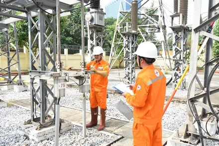 Tạo thuận lợi, tăng cường các kênh tiếp cận đối với dịch vụ điện hạ áp