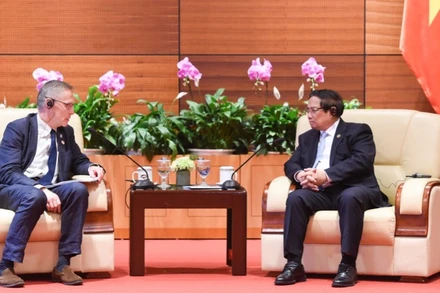 Thủ tướng Chính phủ Phạm Minh Chính tiếp ông Donal Brown, Phó Chủ tịch Quỹ Quốc tế về Phát triển nông nghiệp (IFAD). (Ảnh: TRẦN HẢI)