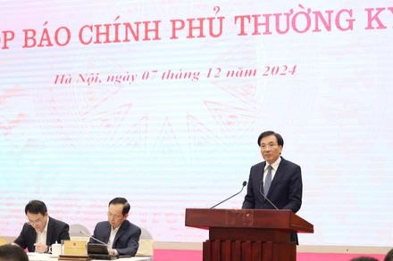 Bộ trưởng, Chủ nhiệm Văn phòng Chính phủ Trần Văn Sơn chủ trì họp báo Chính phủ thường kỳ. (Ảnh: VGP) 