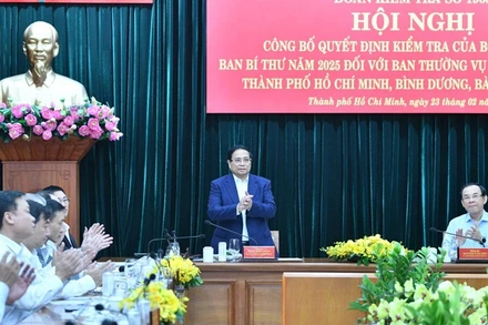 Đồng chí Phạm Minh Chính, Uỷ viên Bộ Chính trị, Thủ tướng Chính phủ, Trưởng đoàn kiểm tra số 1908 chủ trì Hội nghị. (Ảnh: THANH GIANG)