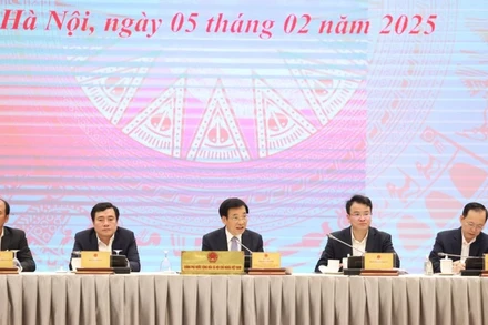 Đại diện Lãnh đạo các bộ, ngành Trung ương tham dự họp báo Chính phủ thường kỳ. (Ảnh: NHẬT BẮC/VGP)