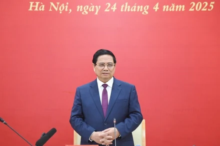 Thủ tướng Phạm Minh Chính phát biểu ý kiến tại buổi làm việc với Học viện Công nghệ Bưu chính Viễn thông. (Ảnh: TRẦN HẢI)