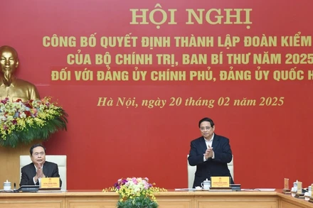 Bí thư Đảng ủy Chính phủ, Thủ tướng Chính phủ Phạm Minh Chính và Bí thư Đảng ủy Quốc hội, Chủ tịch Quốc hội Trần Thanh Mẫn đồng chủ trì Hội nghị. (Ảnh: TRẦN HẢI)