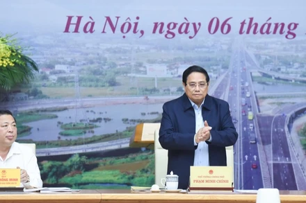 Thủ tướng Phạm Minh Chính chủ trì phiên họp lần thứ 15 của Ban Chỉ đạo Nhà nước các công trình, dự án quan trọng quốc gia, trọng điểm ngành giao thông vận tải. (Ảnh: TRẦN HẢI)