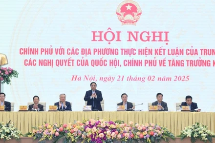 Thủ tướng Phạm Minh Chính chủ trì Hội nghị Chính phủ với các địa phương thực hiện Kết luận của Trung ương, các Nghị quyết của Quốc hội, Chính phủ về tăng trưởng kinh tế (Ảnh: TRẦN HẢI). 