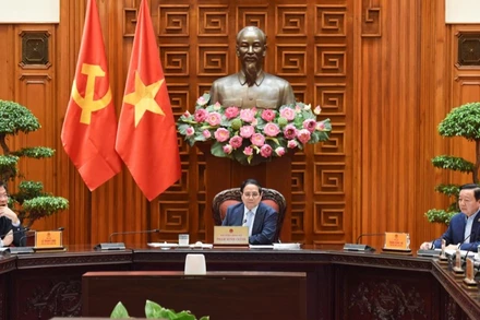 Thủ tướng Phạm Minh Chính chủ trì cuộc họp của Thường trực Chính phủ trực tuyến với 4 tỉnh, thành phố vùng Đồng bằng sông Cửu Long về dự án cao tốc Châu Đốc-Cần Thơ-Sóc Trăng. (Ảnh: TRẦN HẢI)