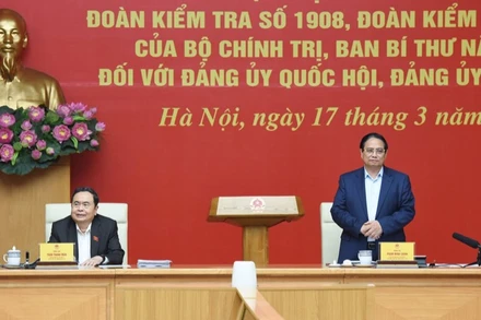 Đồng chí Phạm Minh Chính, Ủy viên Bộ Chính trị, Bí thư Đảng ủy Chính phủ, Thủ tướng Chính phủ, Trưởng Đoàn kiểm tra 1908 phát biểu ý kiến tại Hội nghị. (Ảnh: TRẦN HẢI)