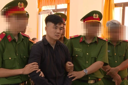 Bị cáo Nguyễn Hoàng Tính nghe Tòa tuyên án.