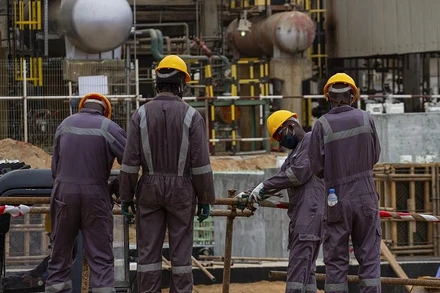 Một cơ sở chế biến dầu tại Angola. (Ảnh: AFP)