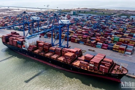 Nền kinh tế Việt Nam tiếp tục đà phục hồi ổn định nhờ sự phục hồi mạnh mẽ của cả xuất nhập khẩu và nhu cầu trong nước. (Ảnh minh họa: THÀNH ĐẠT) 