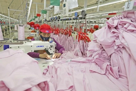 EU là thị trường tiềm năng cho dệt may Việt Nam nhờ Hiệp định EVFTA. (Ảnh minh họa: TTXVN)