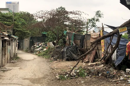 Nhiều dự án “treo” khiến cuộc sống người dân vất vả. (Ảnh minh họa: Hà Nội Mới) 