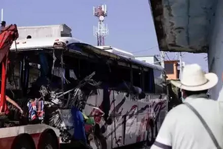 Hiện trường vụ tai nạn. (Ảnh: Reuters) 