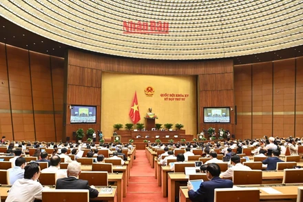 Toàn cảnh phiên họp tại Hội trường Diên Hồng chiều 26/10. (Ảnh: ĐĂNG KHOA)