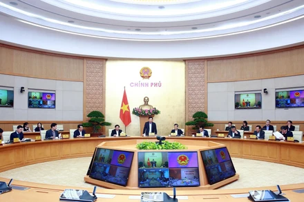 Phó Thủ tướng Phạm Bình Minh chủ trì cuộc họp trực tiếp kết hợp trực tuyến của Tổ công tác số 1 với các bộ, cơ quan Trung ương và hai địa phương về tình hình giải ngân vốn đầu tư công. (Ảnh: VGP)