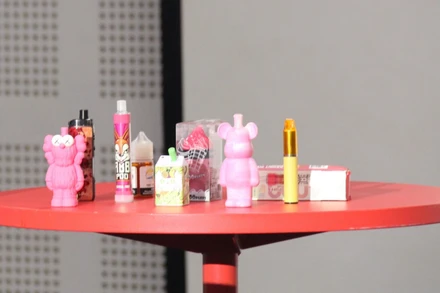 Thuốc lá điện tử núp bóng đồ chơi, thực phẩm... đang là mối nguy hại lớn đối với sức khỏe giới trẻ, đặc biệt là trẻ em.