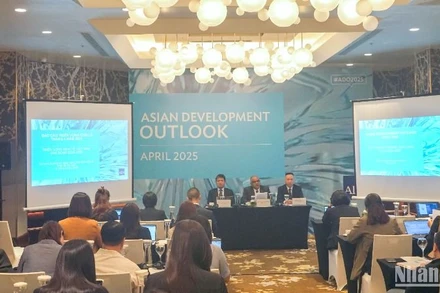 Quang cảnh họp báo. (Ảnh: TRUNG HƯNG)