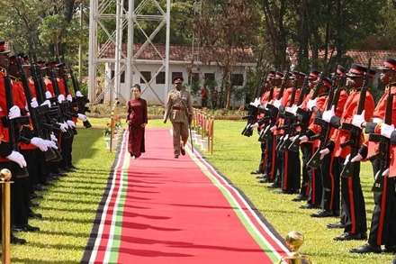 Đại sứ Vũ Thanh Huyền trình Thư ủy nhiệm lên Tổng thống Cộng hòa Kenya.