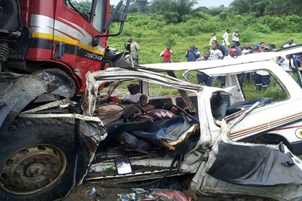 Hiện trường vụ tai nạn. (Ảnh: Journal du Cameroun)