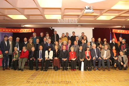 Các nhân chứng tham dự Lễ kỷ niệm 50 năm ký kết Hiệp định Paris được tổ chức ở Đại sứ quán Việt Nam tại Pháp ngày 18/1/2023.