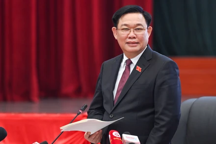 Chủ tịch Quốc hội Vương Đình Huệ phát biểu tại buổi làm việc. (Ảnh: DUY LINH)