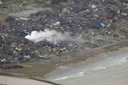 Khu dân cư ở Suzu, tỉnh Ishikawa bị ảnh hưởng bởi trận động đất, ngày 2/1/2024. (Ảnh: Kyodo/Reuters) 