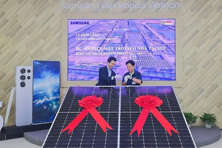 Lễ khởi công dự án điện mặt trời áp mái tại nhà máy của Samsung ở Bắc Ninh. 