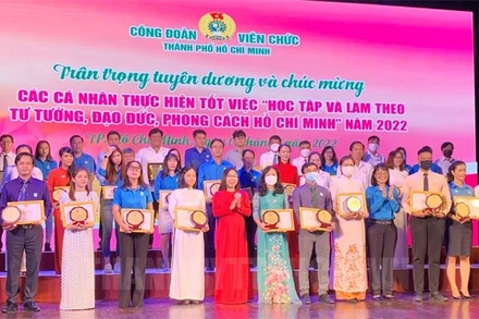 Công đoàn Viên chức TP. Hồ Chí Minh tổ chức tuyên dương tập thể, cá nhân học tập và làm theo tư tưởng, đạo đức, phong cách Hồ Chí Minh; gương “Lao động giỏi, lao động sáng tạo”; gương “Người tốt việc tốt”. (Ảnh minh hoạ)