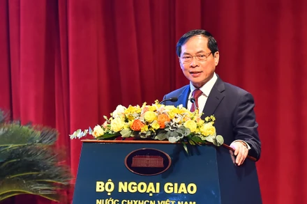 Bộ trưởng Ngoại giao Bùi Thanh Sơn phát biểu bế mạc Hội nghị Ngoại giao lần thứ 32. (Ảnh: THỦY NGUYÊN) 